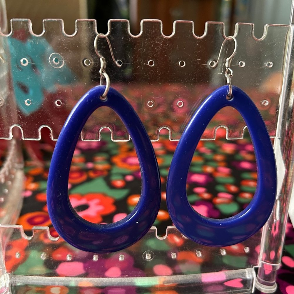 Vintage Mod Blue Teardrop Dangle Earring